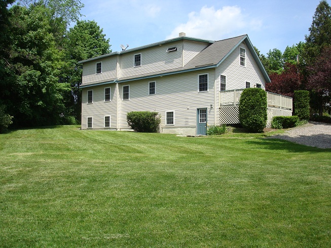 21 Schoolhouse Lane exterior